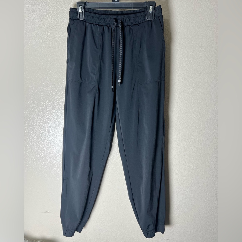 Fabletics women’s “The one” jogger. Sz-S. Excellent Condition.